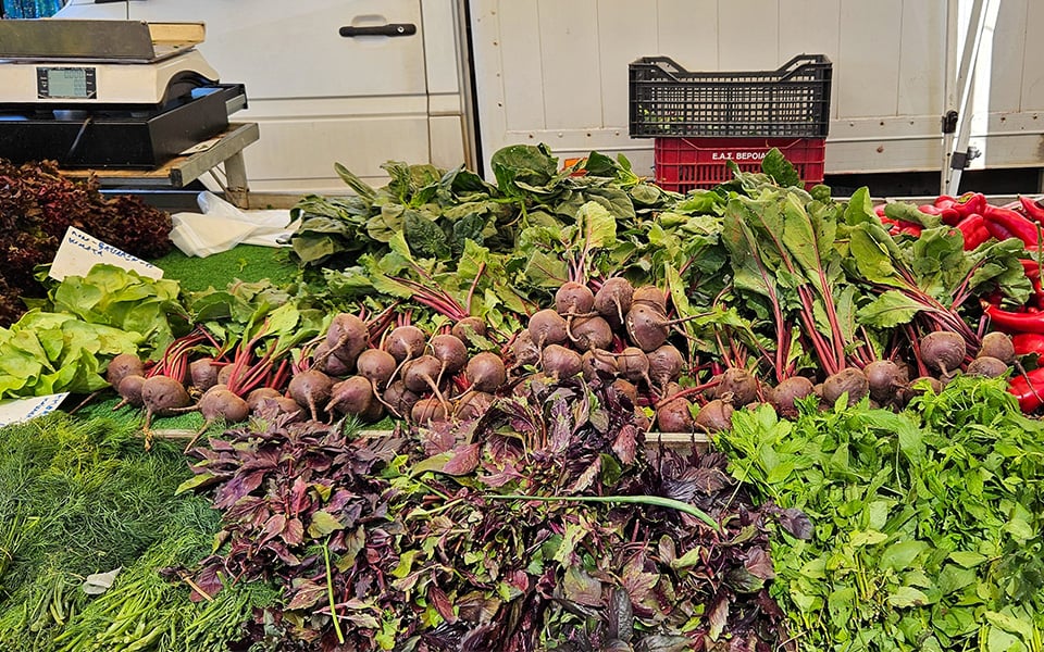 why-spring-is-the-best-time-to-eat-wild-greens-in-greece0