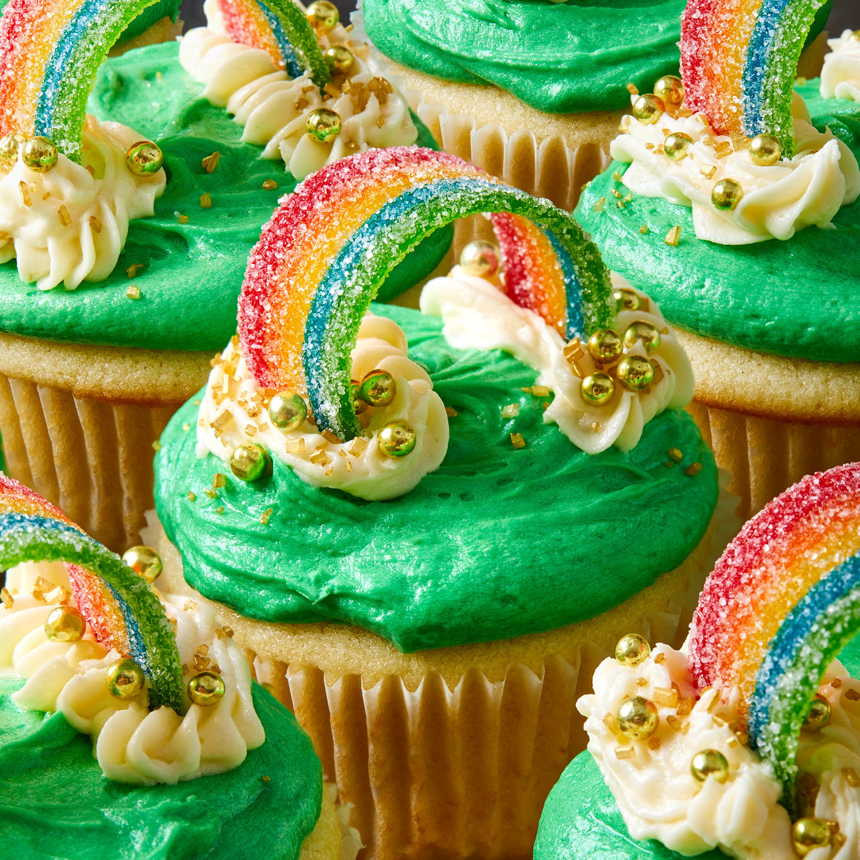 st patricks day cupcakes with candy rainbows