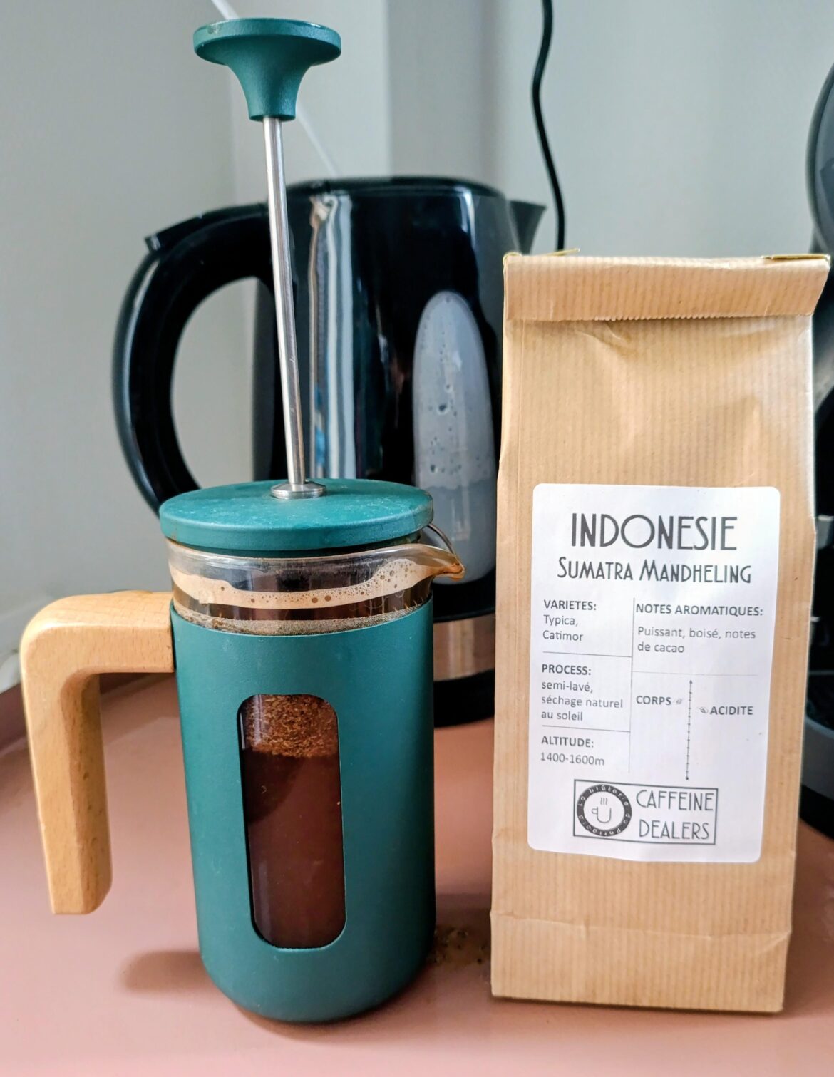 I like it simple : water, coffee, french press