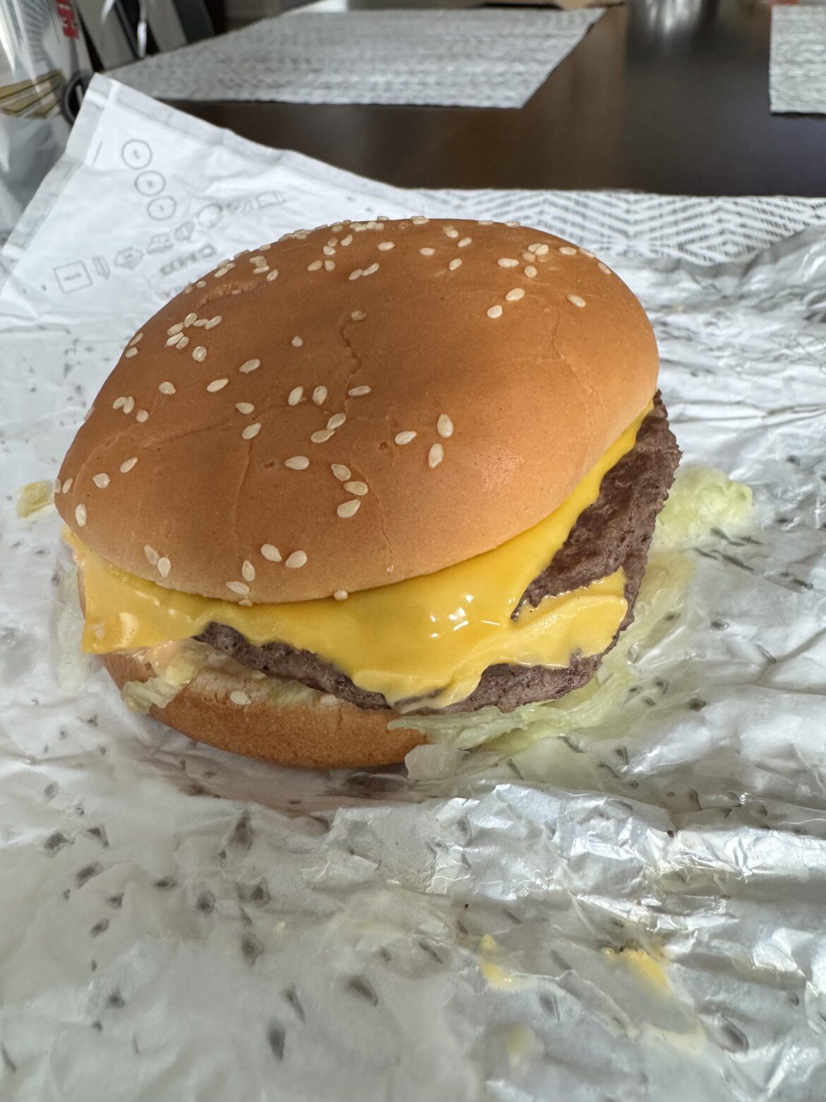 Double Del Cheeseburger