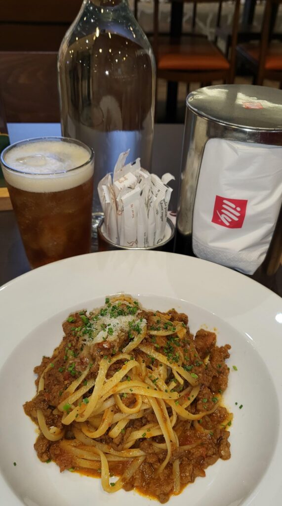 For today's breakfast, I ate Angus & Wagyu Bolognese Linguine, Apple & Rosemary Frothtea, Almond Croissant, and Cinammon Swirl.
