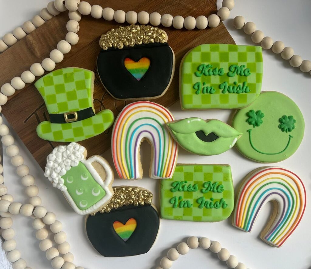 More st Patrick’s cookies ! Tried to go for a 70s disco vibe here