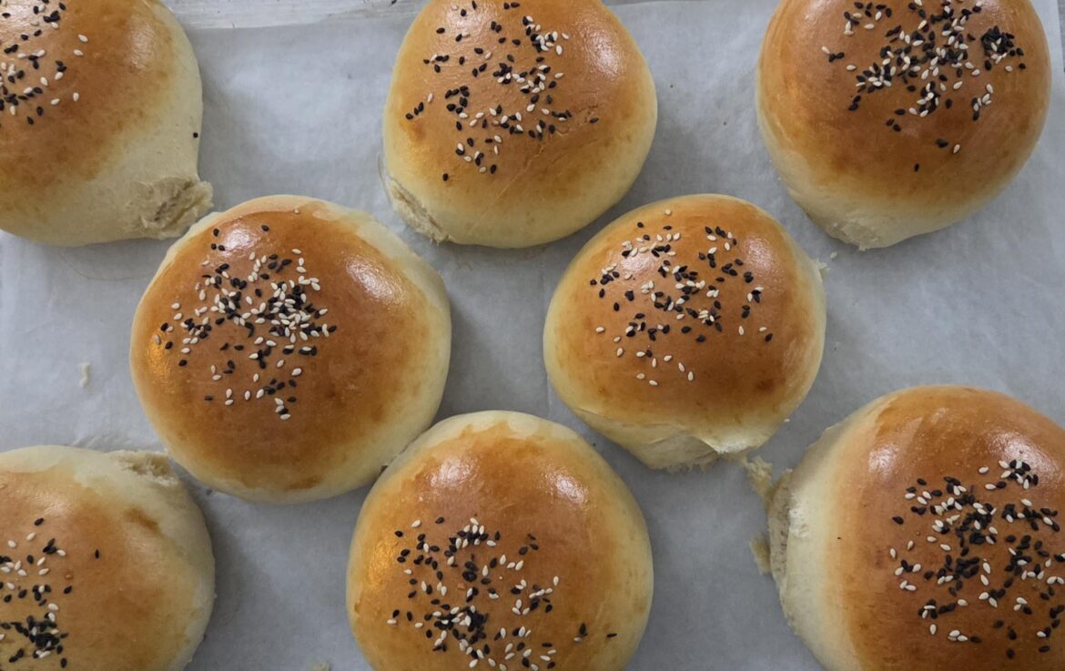 1h sourdough discard burger buns