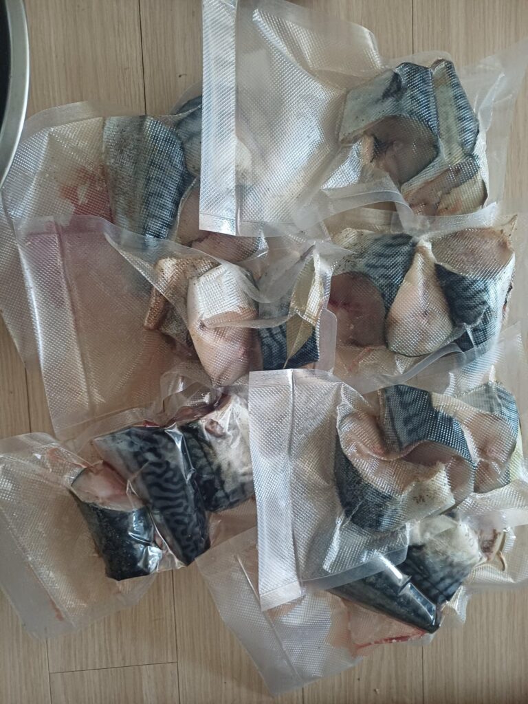 Try mackerel sous videI set it at 59 degrees Celsius and 138 degrees Fahrenheit for 30 minutes. I just added bay leaves and salt and pepper. Will that be okay?