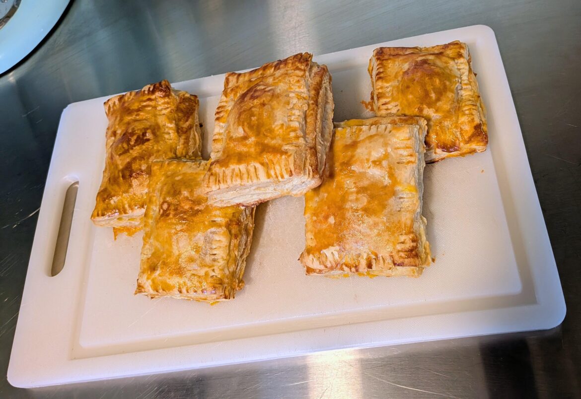 Ham & Cheddar breakfast pockets