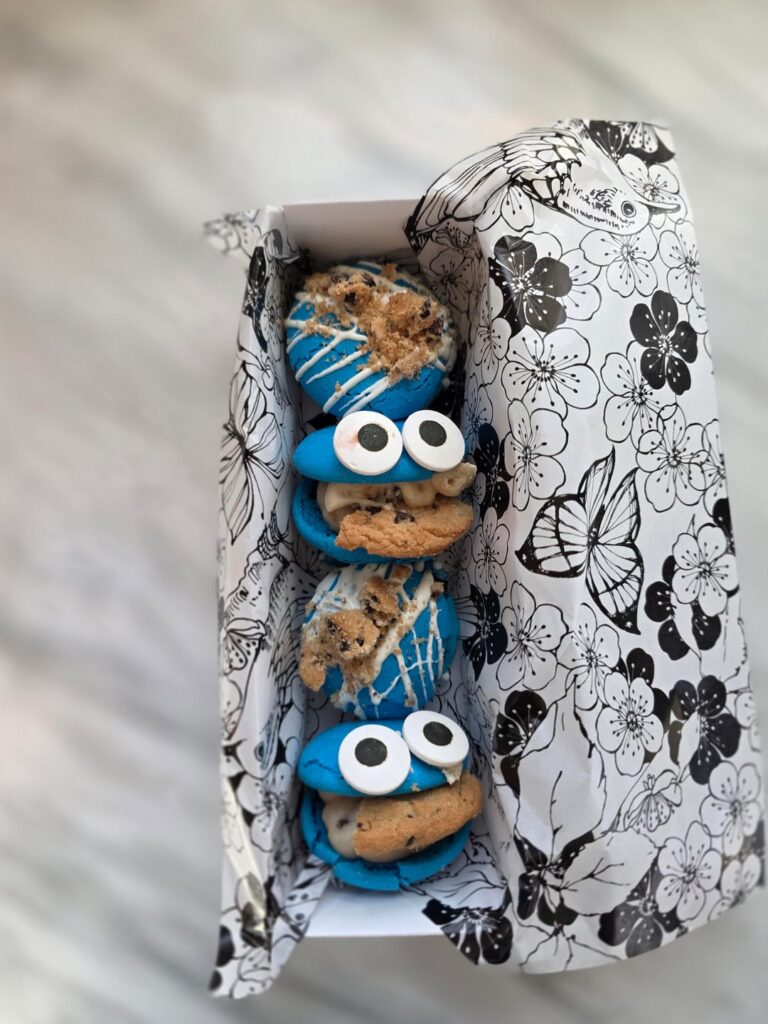 Just for fun- cookie monster macarons