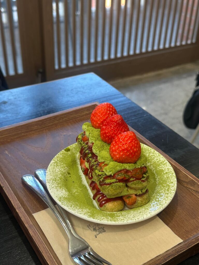 calories in this strawberry matcha tiramisu?