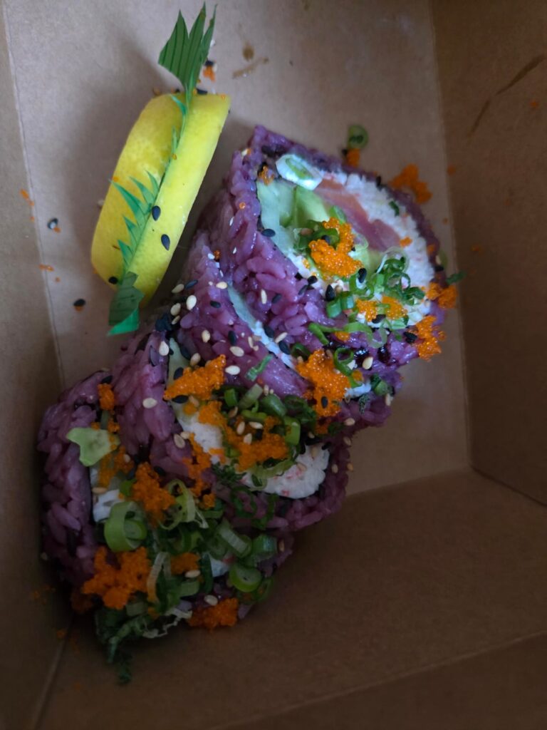 Purple rice sushi rolls are so delicious! 😋