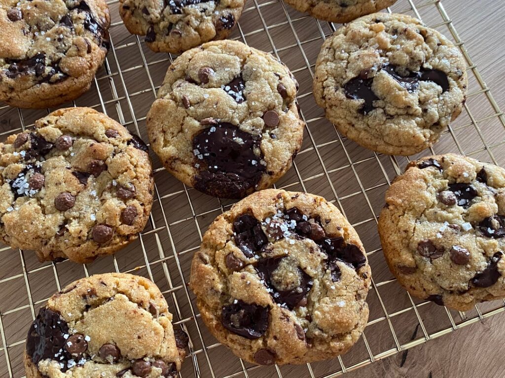 Got my first ever stand mixer yesterday. Baked my two favorite recipes. 💗