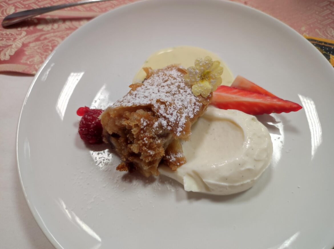 Apple strudel