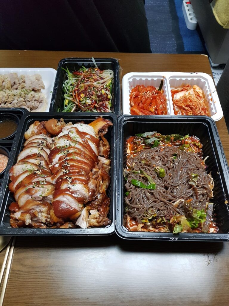 Delicious Jokbal and bossam 족발과보쌈