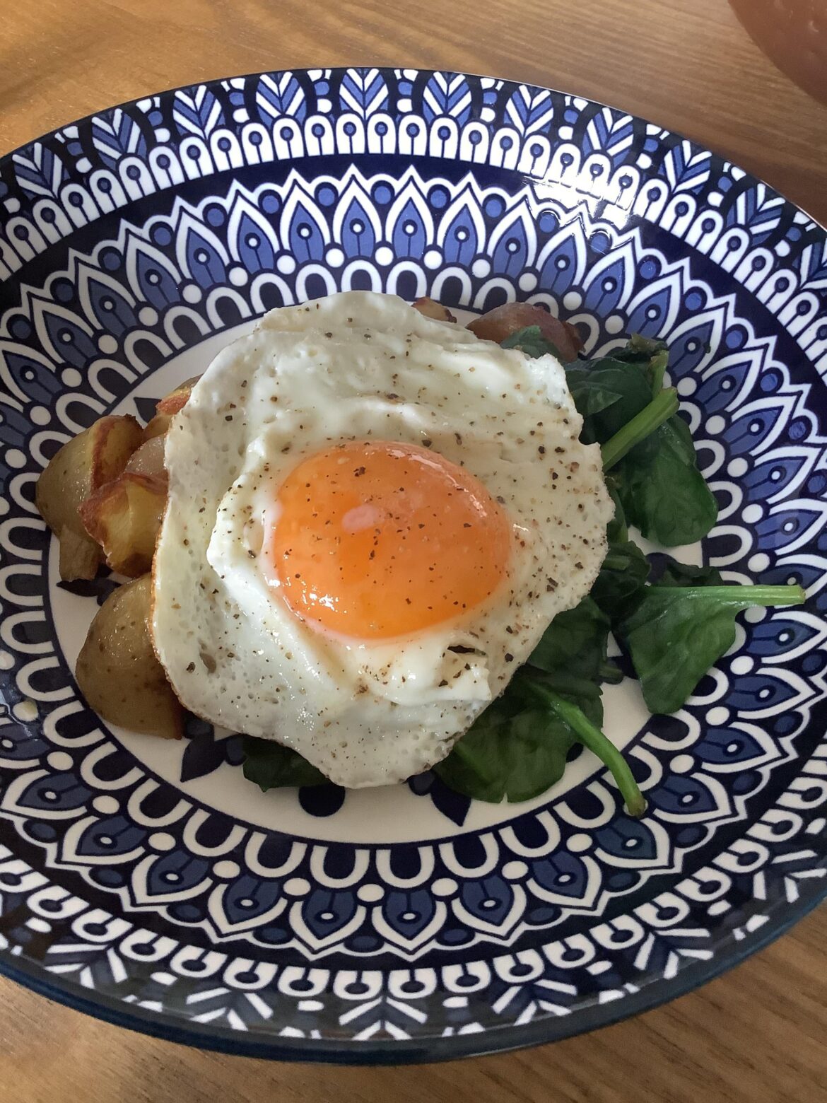 Leftover potatoes, spinach & a sunny