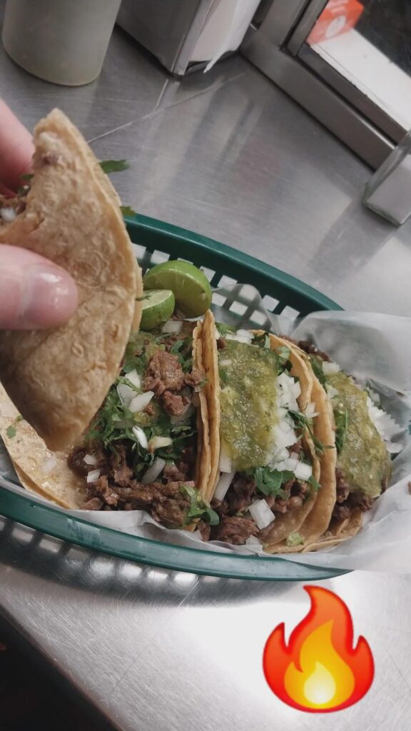 Tacos de La Internacional en Chicago, IL