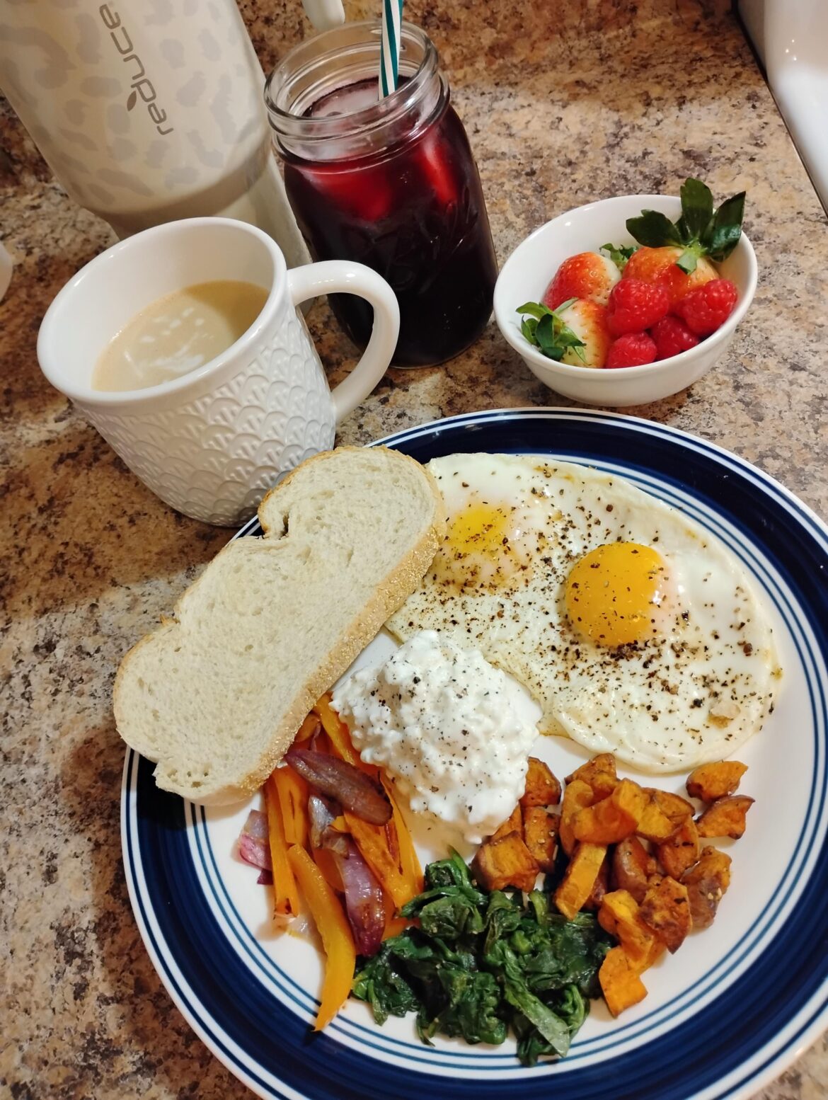 huge breakfast this morning to keep me full ! so good ~500 cal