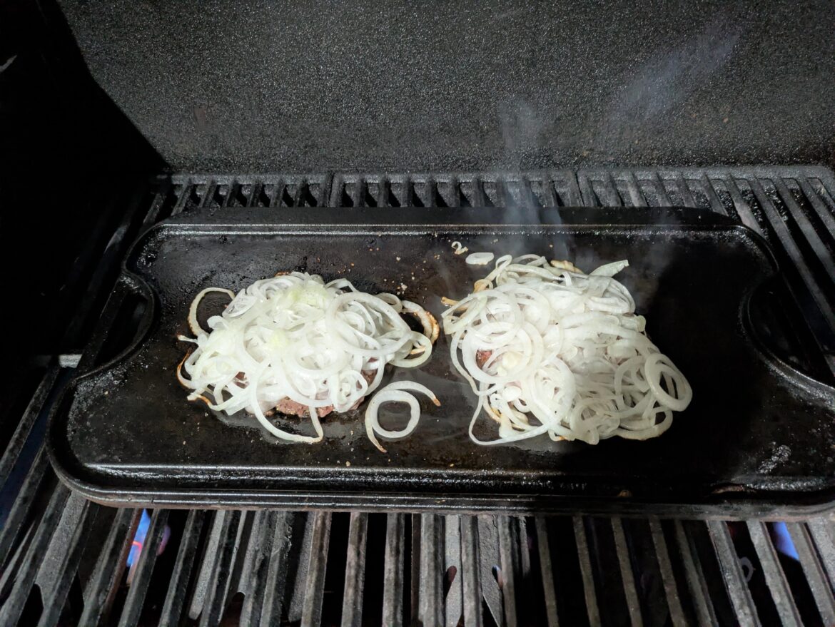 I swear there are burgers under there!