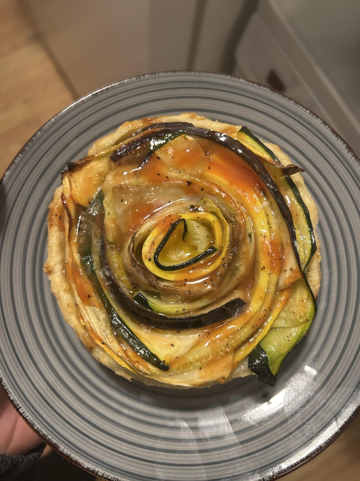 Vegetable tart with tomato