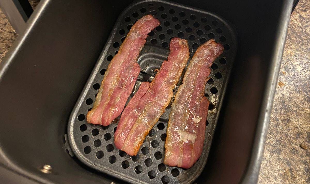 Air frying bacon