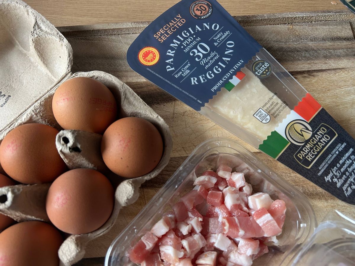 Carbonara ingredients