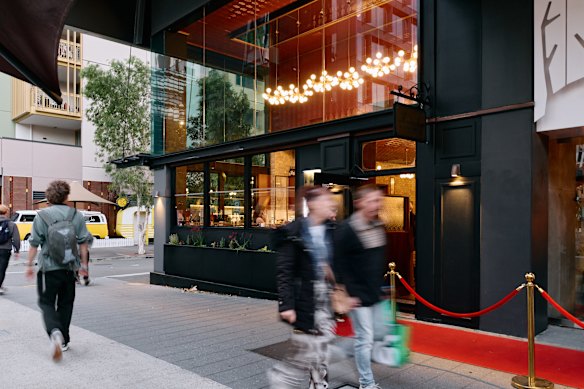 Montrachet will host what’s being called the “ultimate Parisian dinner” in May.