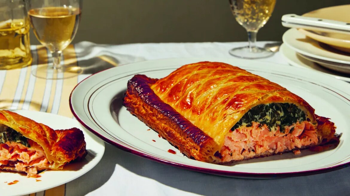 Bonne année! Serve a New Year’s Eve dinner — the French way