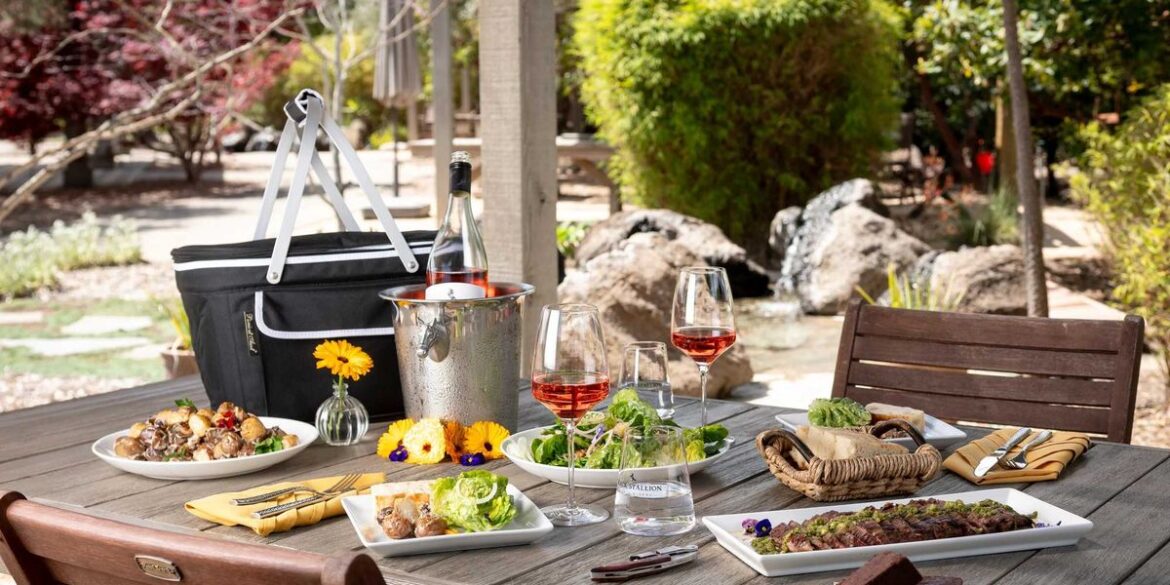 5 Best Napa Wineries for a Picnic 5 Best Napa Wineries for a Picnic
