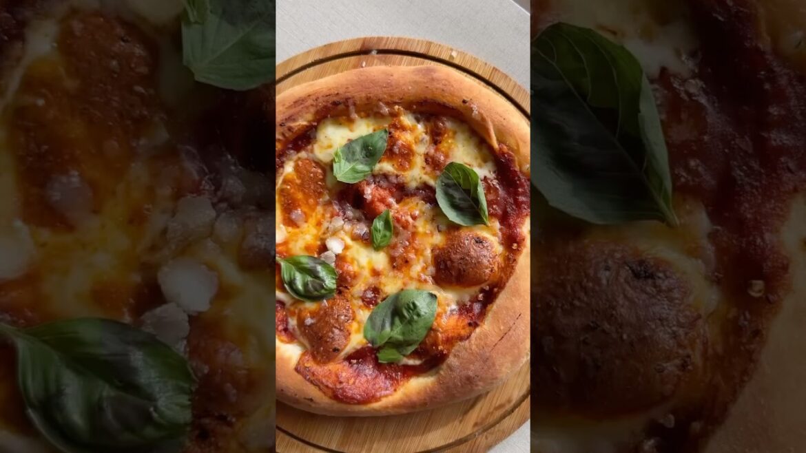 Margarita Pizza #shortsfeed #recipe #ytshorts #pizza