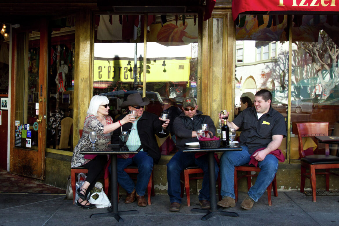 San Francisco losing landmark restaurant Mona Lisa after 50 years San Francisco losing landmark restaurant Mona Lisa after 50 years