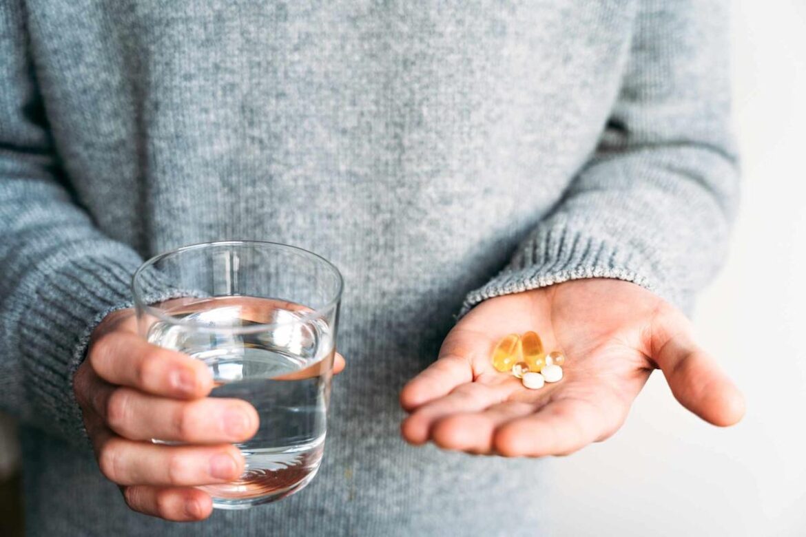 4 Longevity Supplements Experts Recommend—and 4 They Say Are Overhyped Health