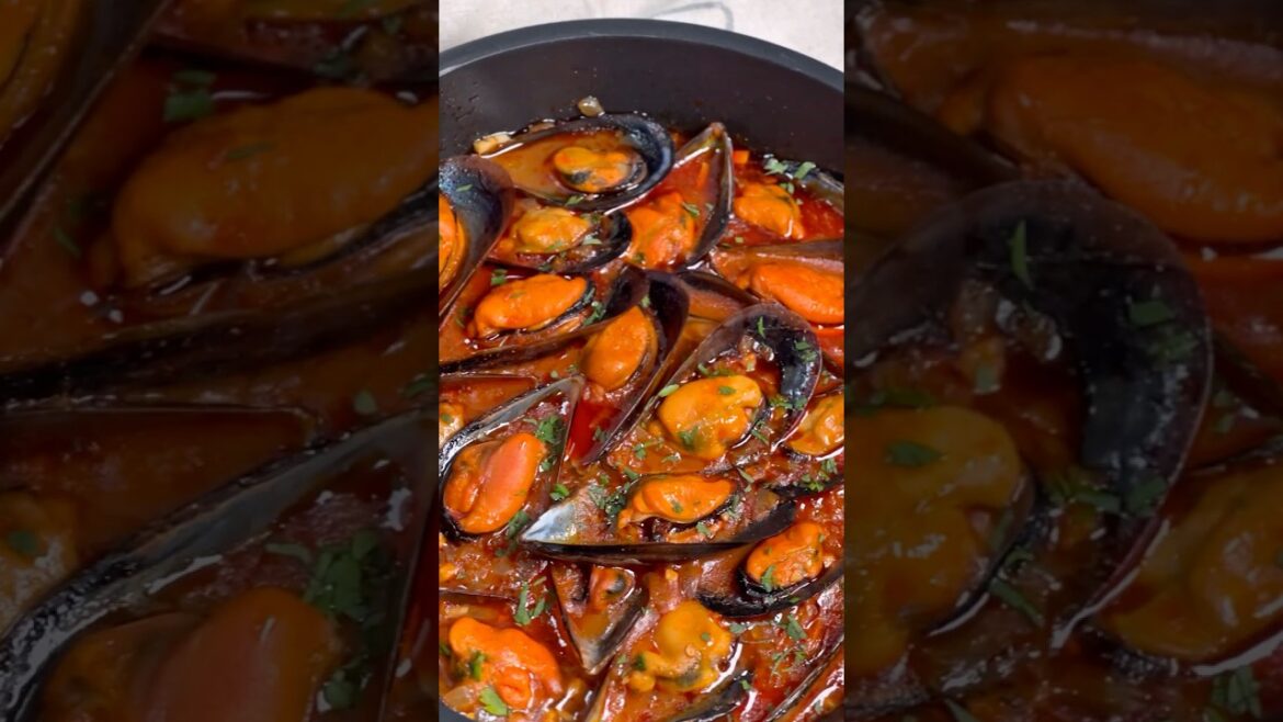 Mejillones en Salsa Marinera Picante | Receta Fácil y Rápida en Casa