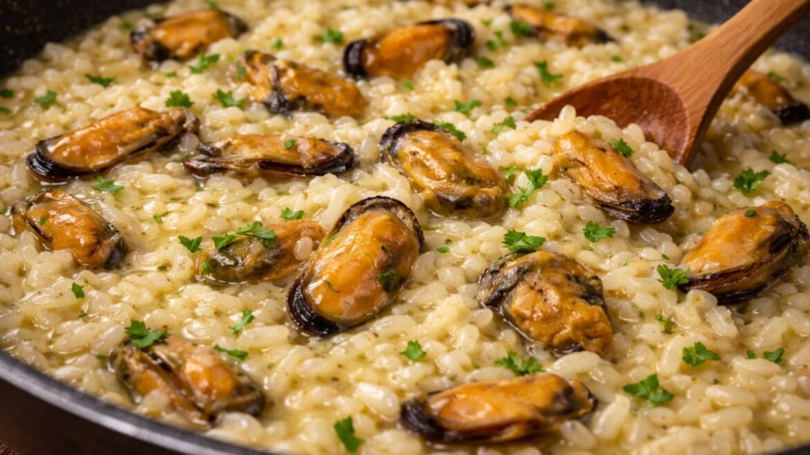Risotto con Cozze Surgelate Sgusciate – Ricetta Facile, Veloce e Gustosa. Risotto con Cozze Surgelate Sgusciate - Ricetta Facile, Veloce e Gustosa.