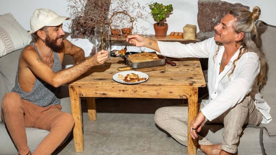 This Kind of Cooking, Episode 1. - The Greek Pastitsio Goes Vegan (Holiday Edition)