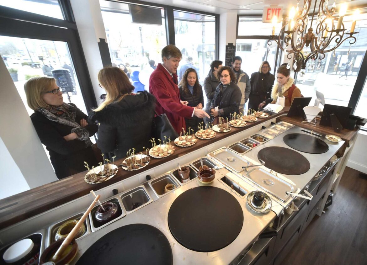 Paris native opens third Crêpes Choupette location in CT