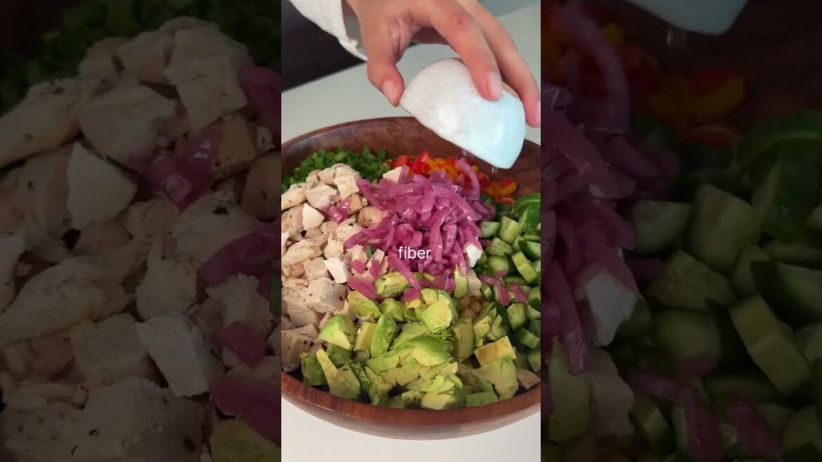 MEDITERRANEAN COUSCOUS SALAD WITH CHICKEN