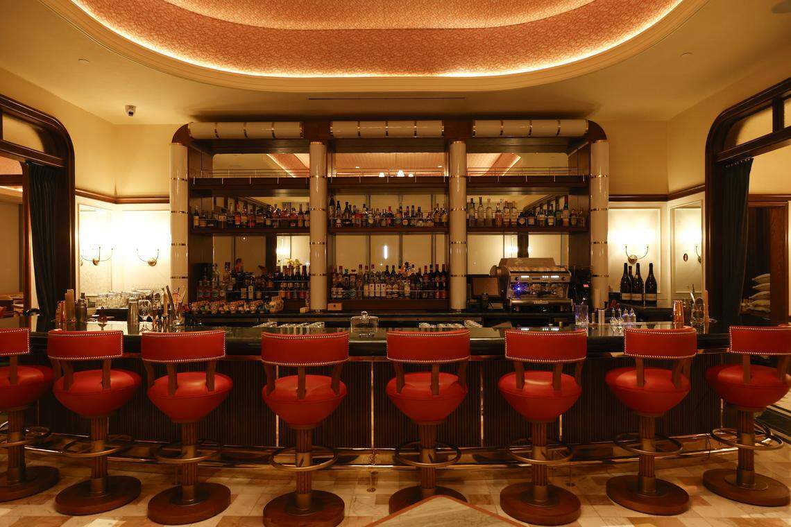 The bar at Signor Sassi Italian restaurant in Hallandale Beach.