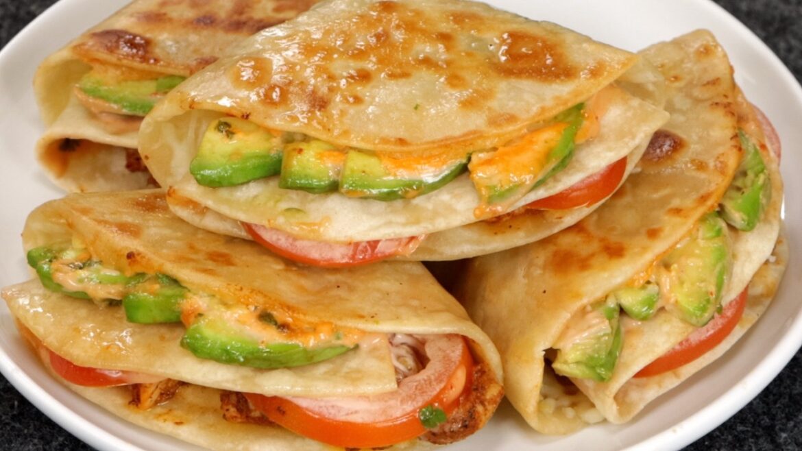 Crispy Chicken Quesadilla | Chicken Wrap | Tortilla Wrap Recipe | Chicken Snack