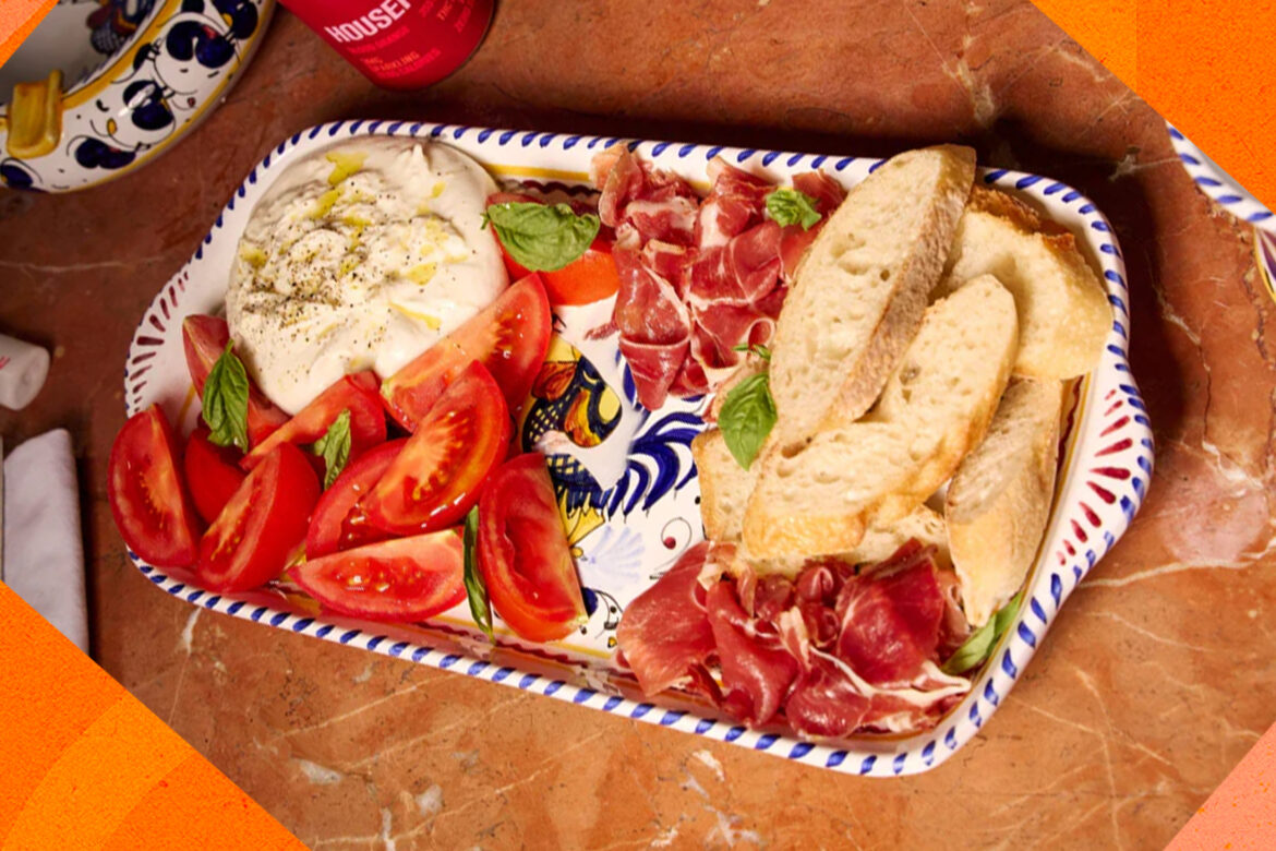 Houseplant x Carbone collection: Smoking rooster ceramics and marinara