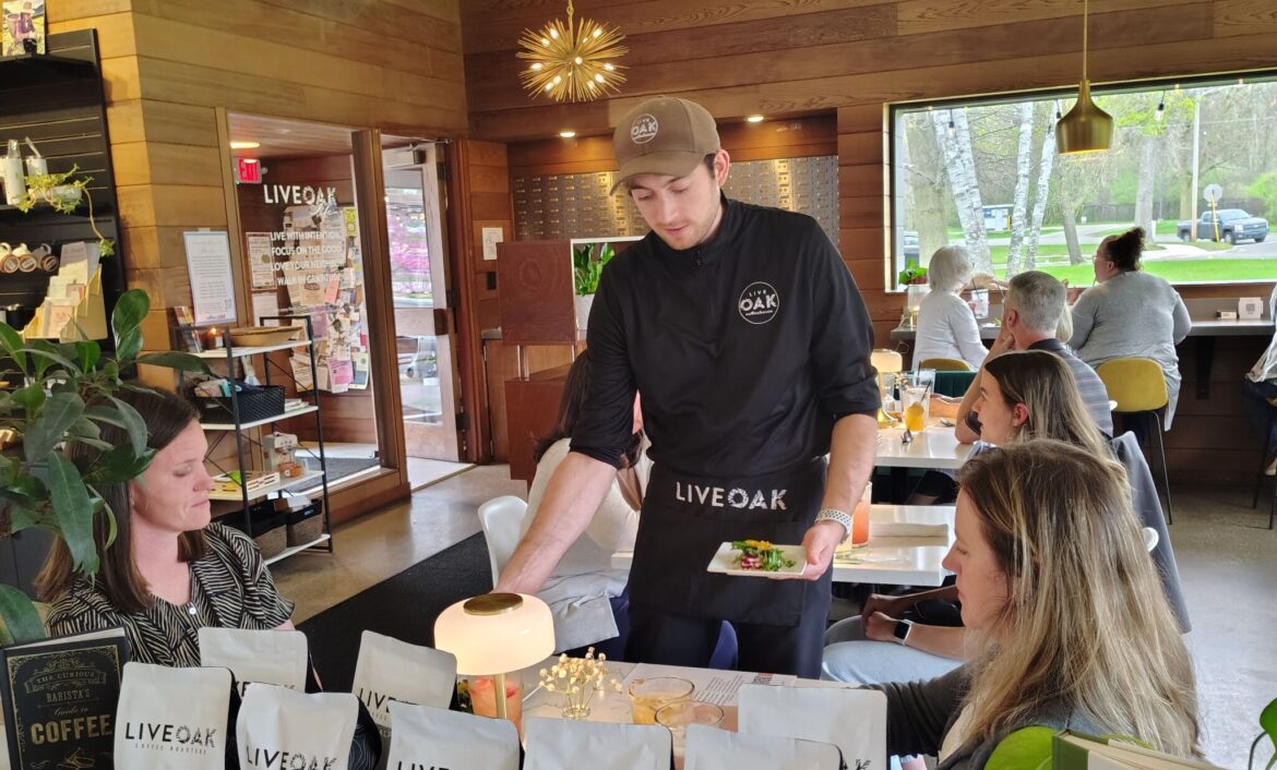 Live Oak Coffeehouse dinner raises $400 for Bay City nonprofit