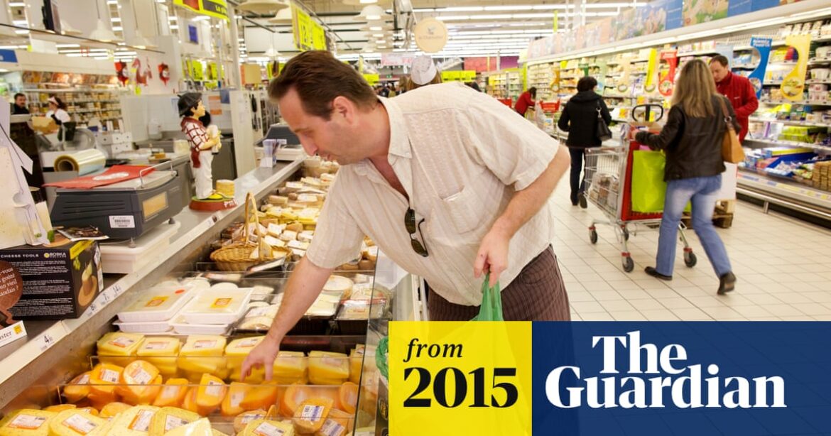 France to force big supermarkets to give unsold food to charities | France