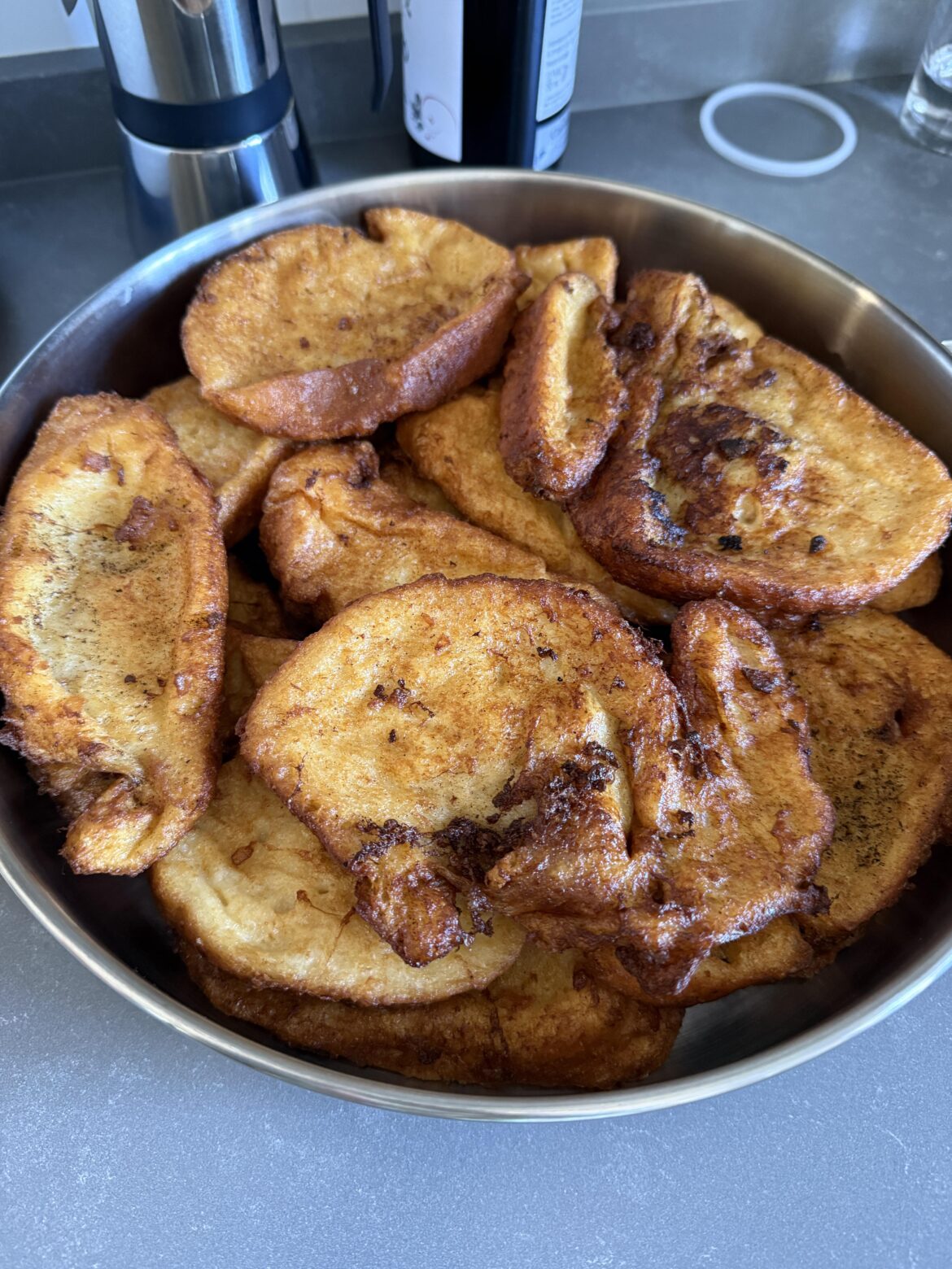 Typical easter food in Spain: homemade Torrijas