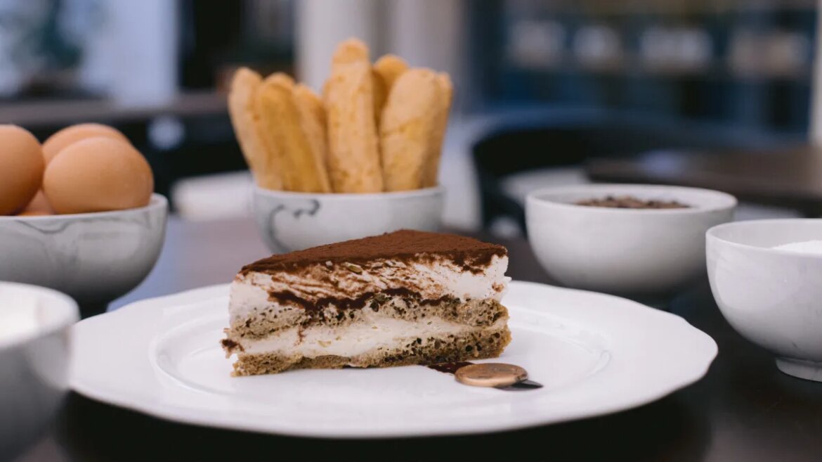 fans flock to temple of dessert