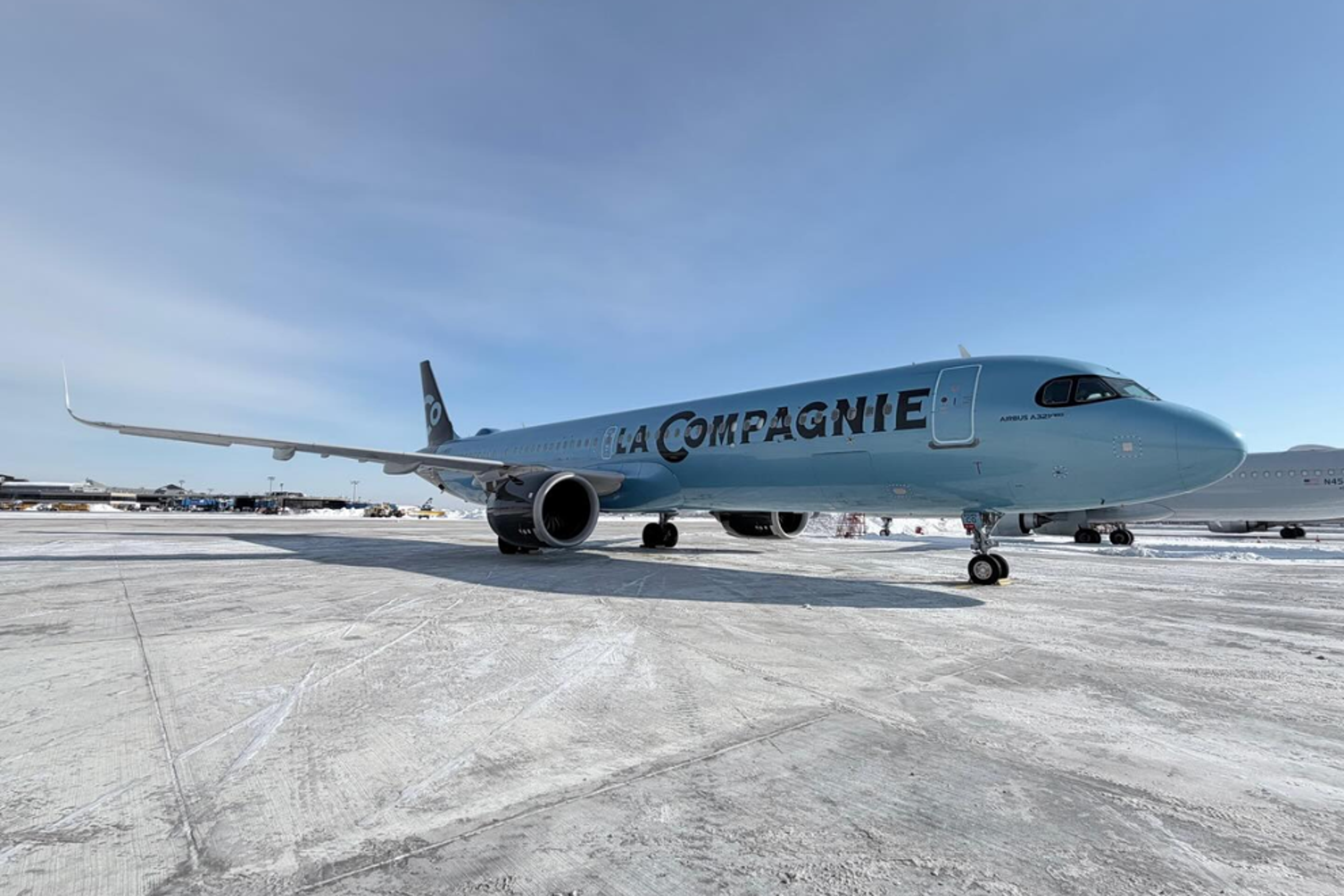 La Compagnie flies from NYC to Paris.