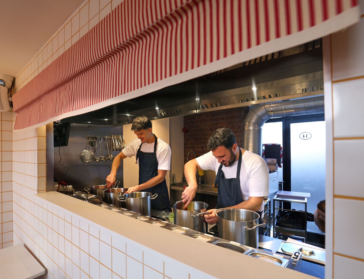 Inside Pasta Cosa Albert Dock. 