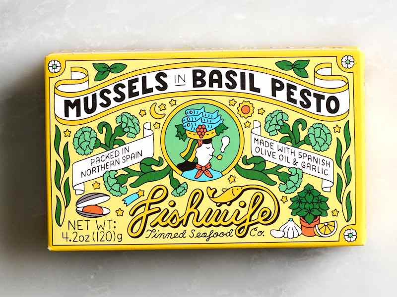 Colorful packaging for mussels in basil pesto, featuring illustrations of herbs, garlic, and a woman with a hat.