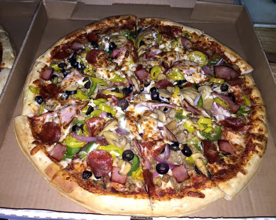 Pizza from Mantachie Pizza