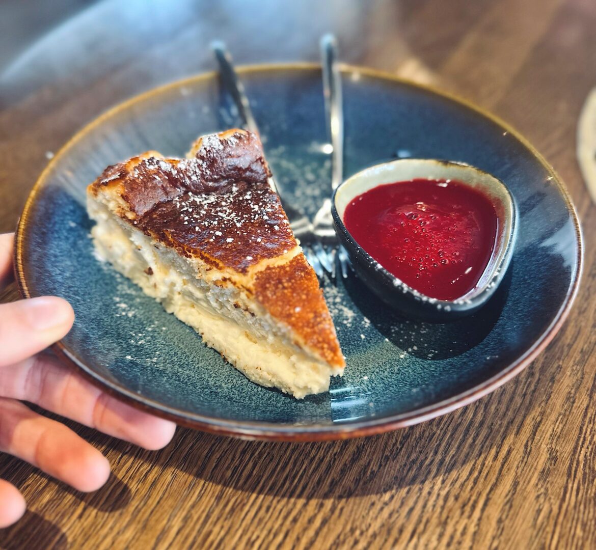 Basque cheesecake with raspberry sauce