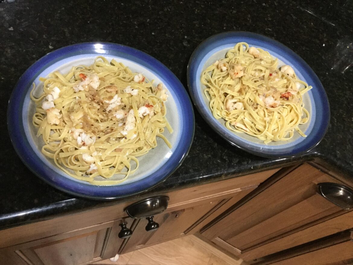 Fettuccine & Lobster - Garlic Butter Wine
