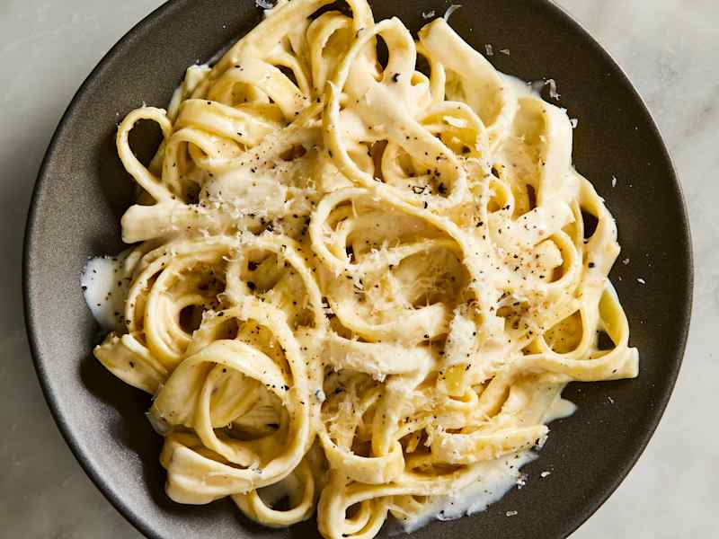 fettuccini Alfredo in bowl