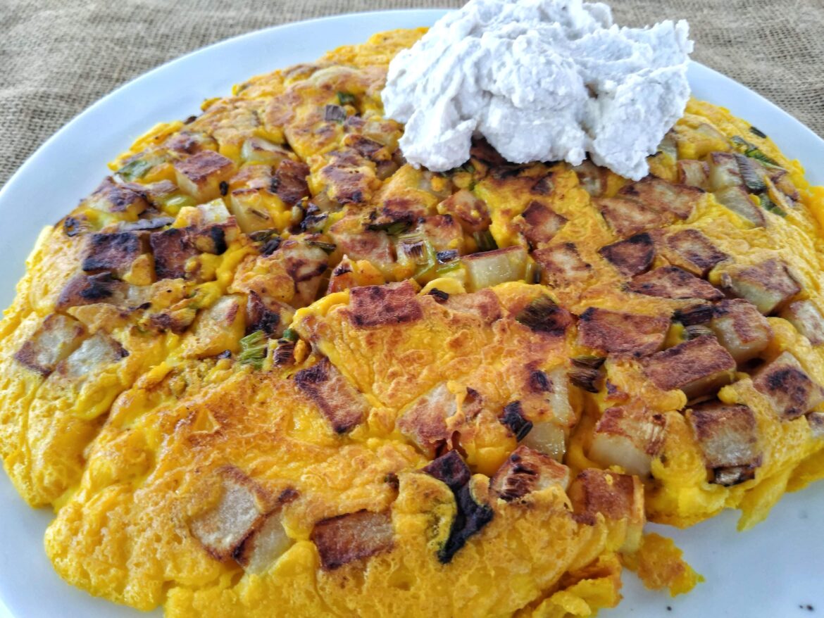 Tortilla de patatas with tofu sour cream