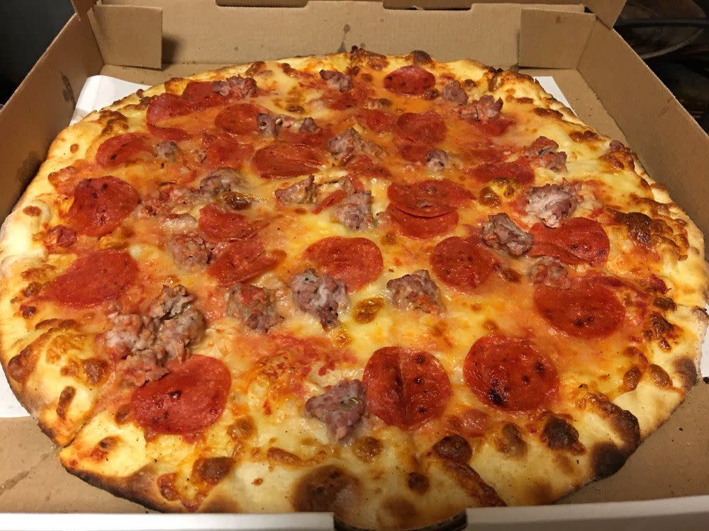 Denino's Pizzeria & Tavern