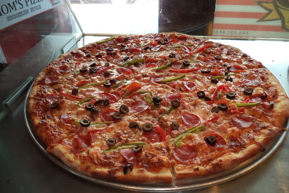 Mom's New York Pizza, Miami Beach, Florida